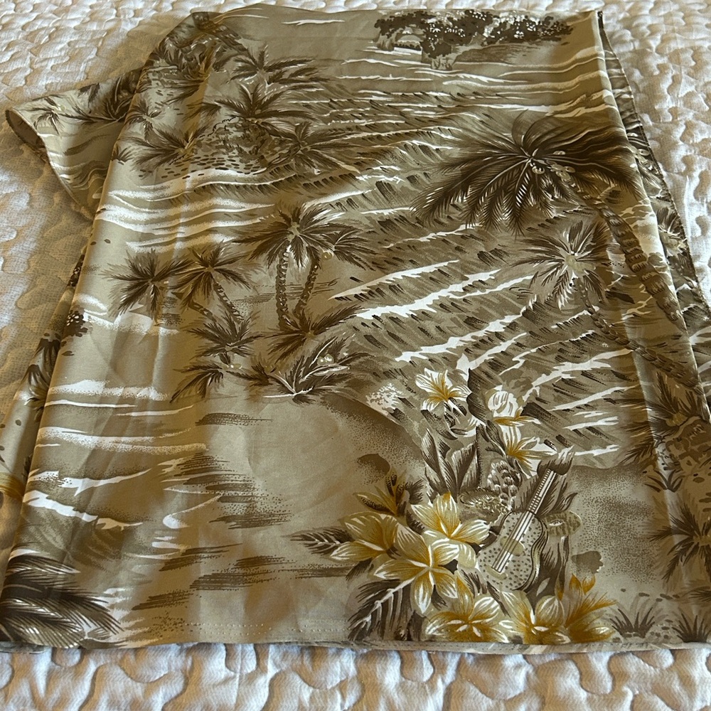 Roundy Bay sarong